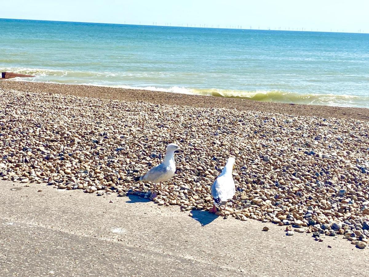 Stunning 2 Bed Apartment Sea Views And Parking Worthing Zewnętrze zdjęcie