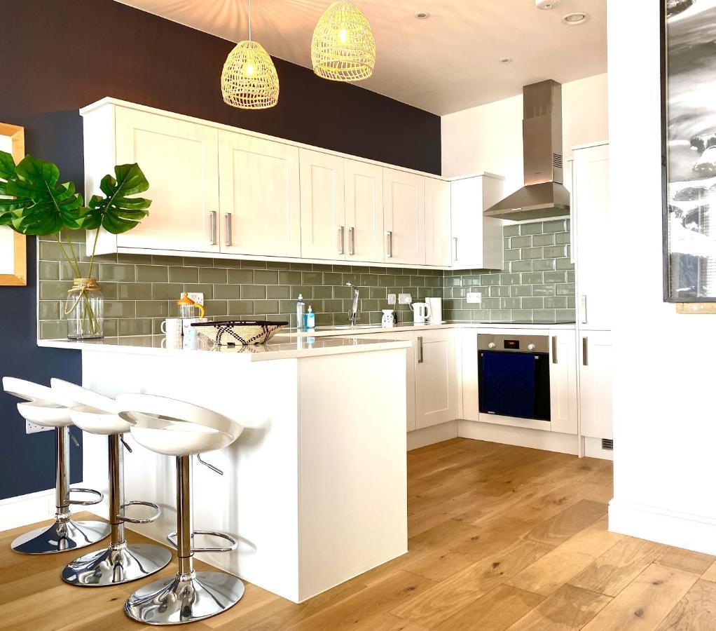 Stunning 2 Bed Apartment Sea Views And Parking Worthing Zewnętrze zdjęcie